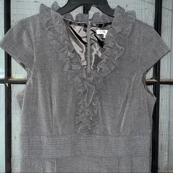 Sandra Darren dress, solid gray with ruffled V-neckline, zipper in back - Picture 2 of 10